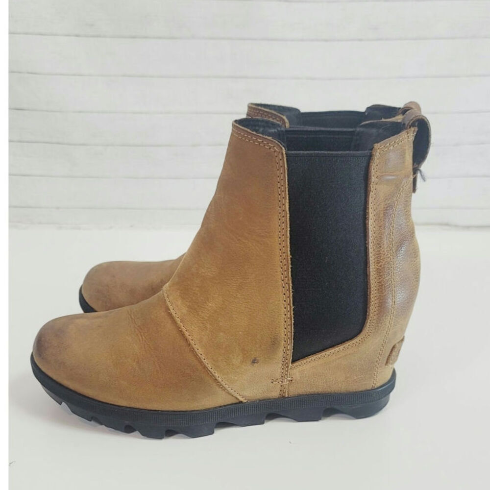 Sorel Women Joan Of Arctic Waterproof Leather Wedge Boot in Camel Tan, sz 7.5